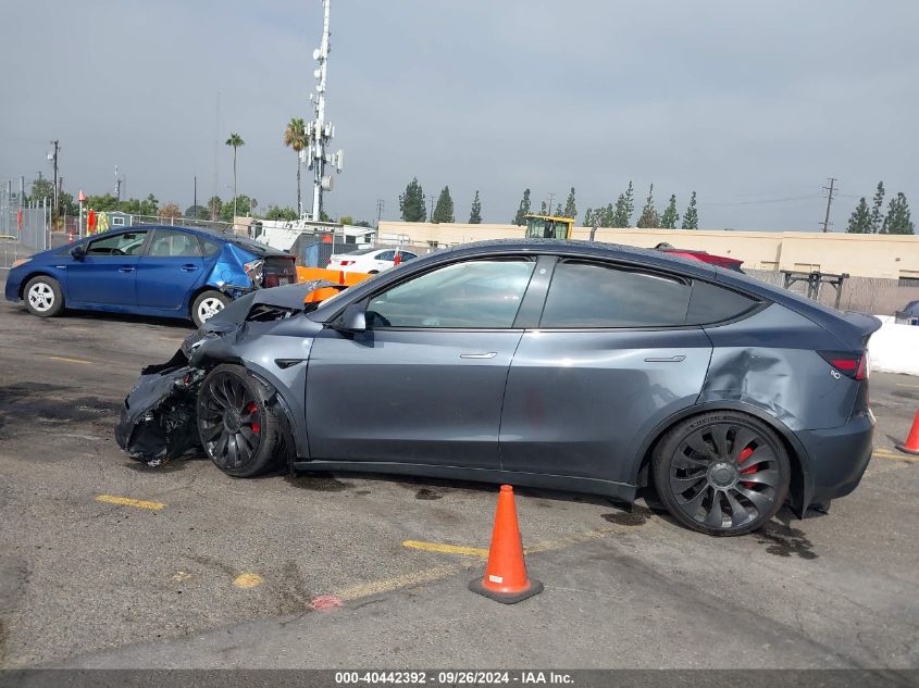 2022 Tesla Model Y Performance Dual Motor All-Wheel Drive VIN: 7SAYGDEF2NF505911 Lot: 40442392