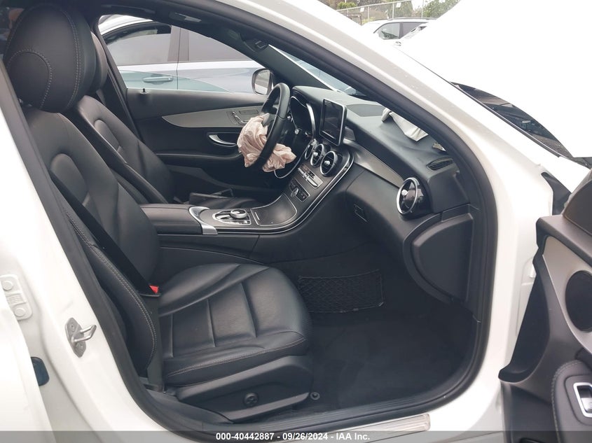 VIN 55SWF4JB1JU279928 2018 MERCEDES-BENZ C 300