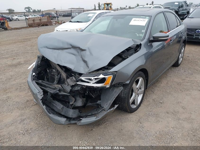 3VWDP7AJ2DM438984 2013 Volkswagen Jetta 2.5L Se