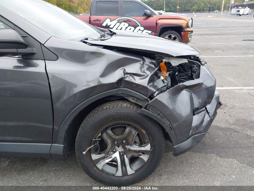 JTMBFREV9HJ109241 2017 Toyota Rav4 Le