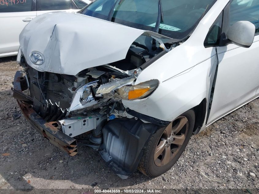 5TDKK3DC0ES410293 2014 Toyota Sienna Le V6 8 Passenger