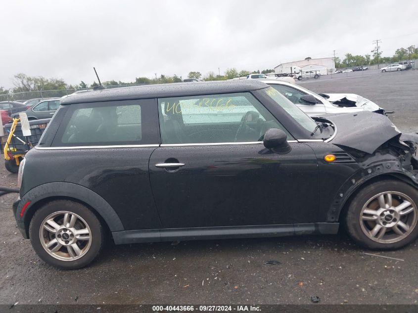 2013 Mini Hardtop Cooper VIN: WMWSU3C54DT371220 Lot: 40443666