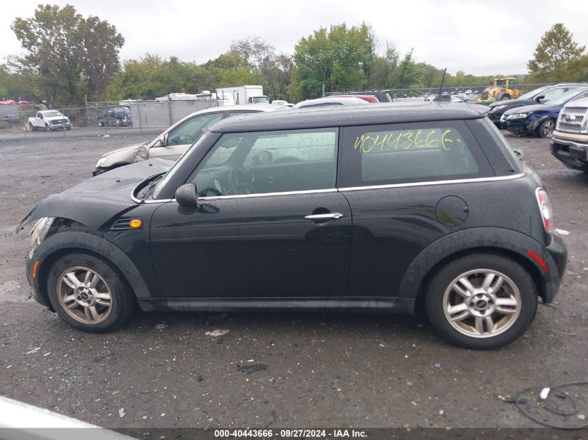 2013 Mini Hardtop Cooper VIN: WMWSU3C54DT371220 Lot: 40443666