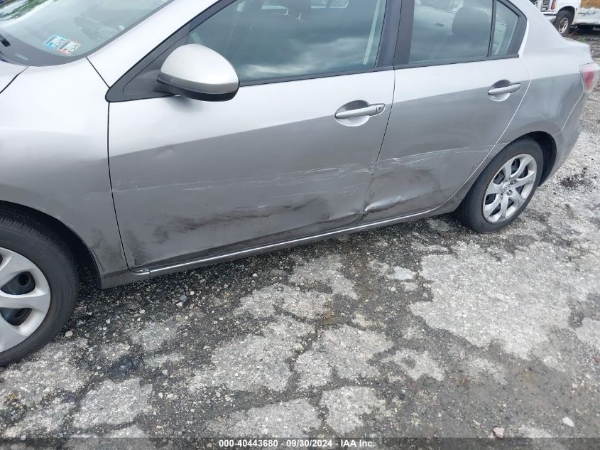 JM1BL1UG3B1417378 2011 Mazda Mazda3 I