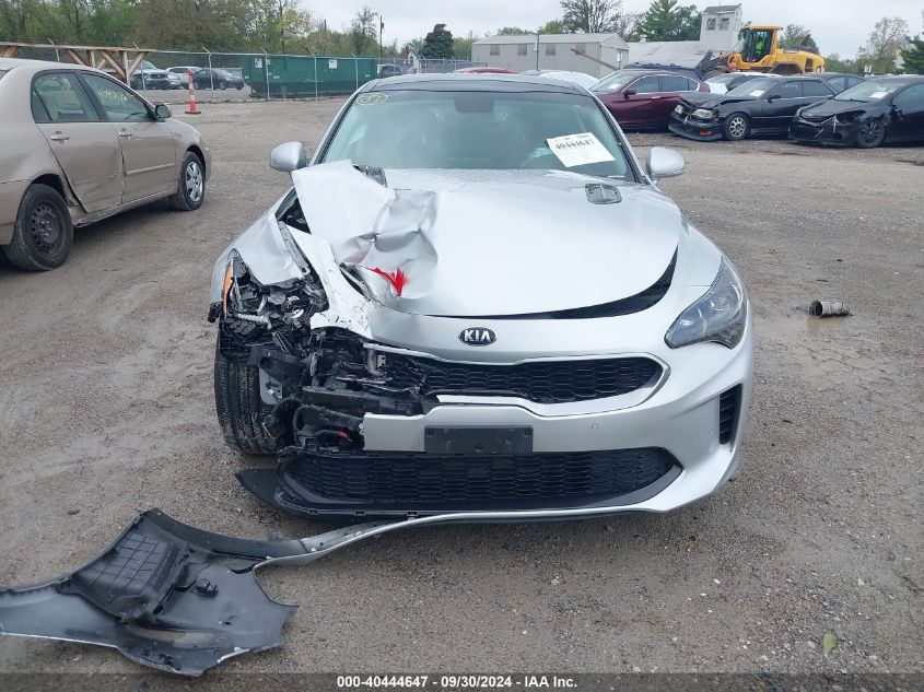 KNAE25LA2J6030758 2018 Kia Stinger Premium