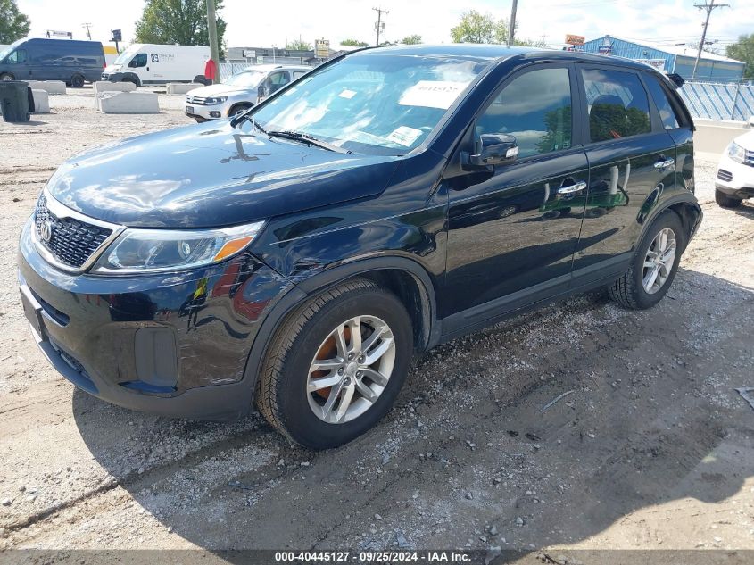 VIN 5XYKT3A64FG589304 2015 KIA Sorento, LX no.2