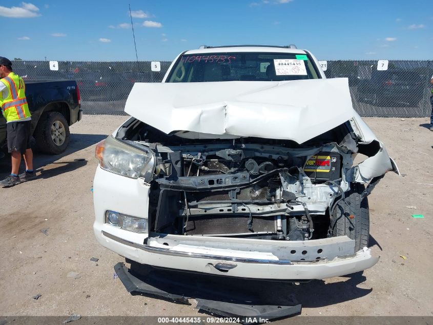 2013 Toyota 4Runner Sr5/Limited VIN: JTEZU5JR7D5047570 Lot: 40445435