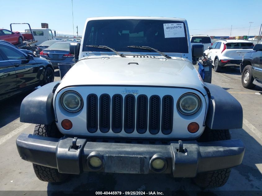 2009 Jeep Wrangler X VIN: 1J4FA24139L779695 Lot: 40445979