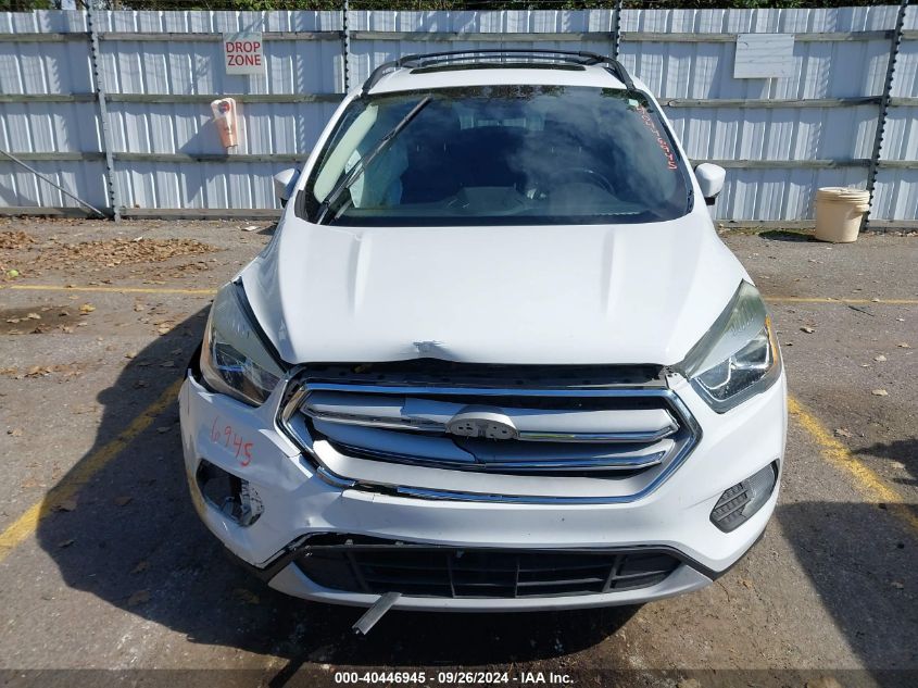 1FMCU0HD0JUB41200 2018 Ford Escape Sel