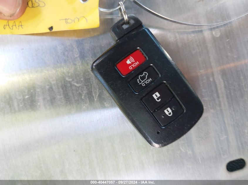 2T3WFREV3HW320874 2017 Toyota Rav4 Xle