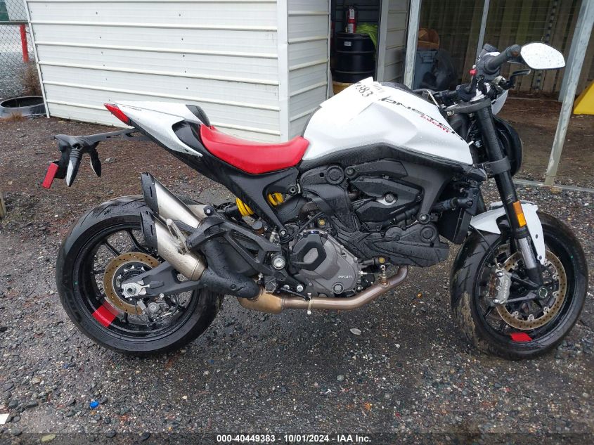 2024 Ducati Monster VIN: ZDMMAMDT1RB008799 Lot: 40449383