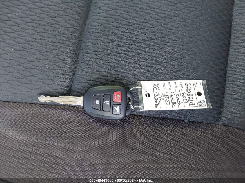 VIN 2T1BURHE5KC132696 2019 TOYOTA COROLLA LE