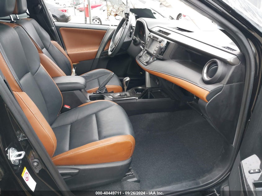 VIN 2T3NFREVXHW379500 2017 TOYOTA RAV4 SE