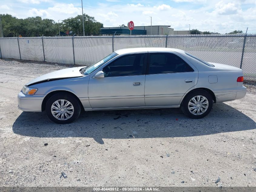 2000 Toyota Camry Le VIN: 4T1BG22K5YU013776 Lot: 40449812