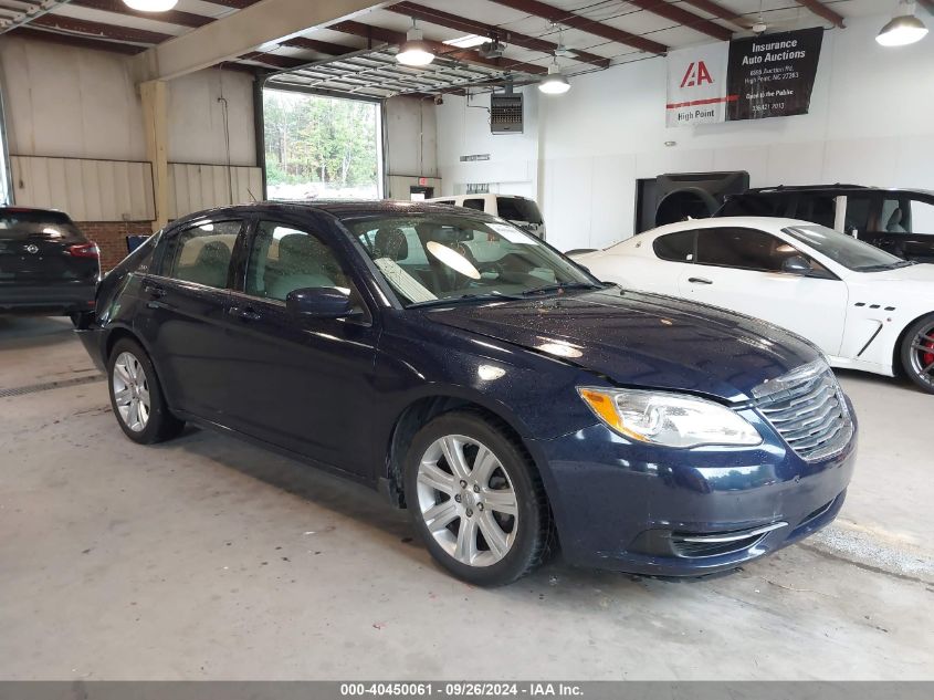 2014 Chrysler 200, Touring