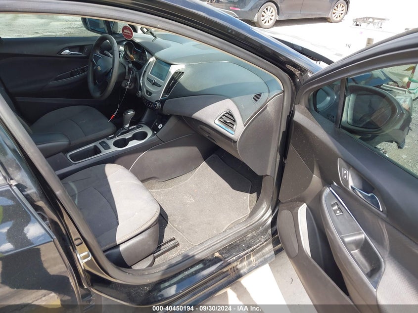 2018 CHEVROLET CRUZE VIN: 1G1BC5SM9J7191075