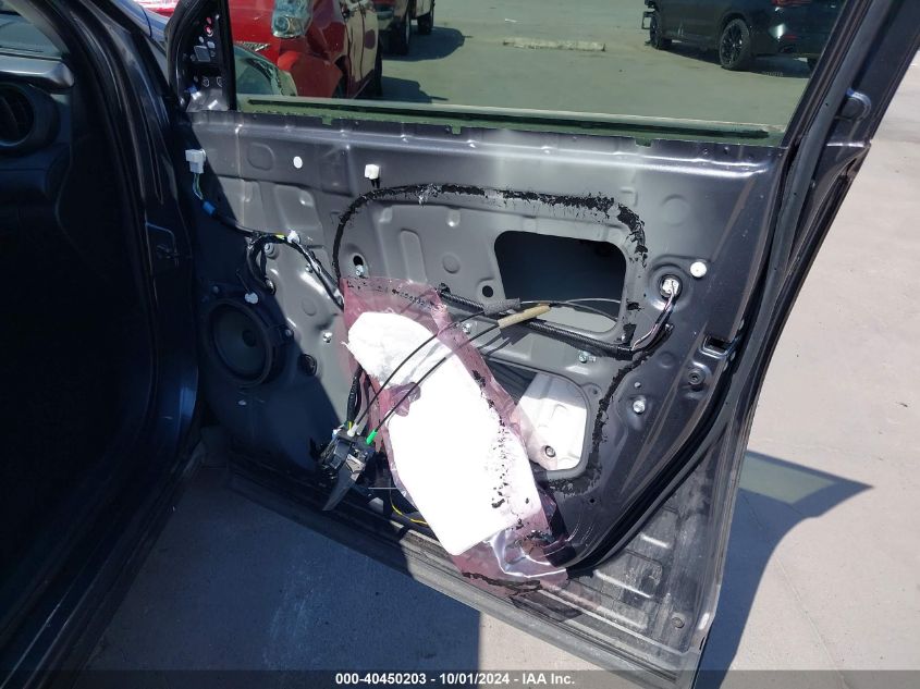 JTMWFREV7HJ117260 2017 Toyota Rav4 Xle