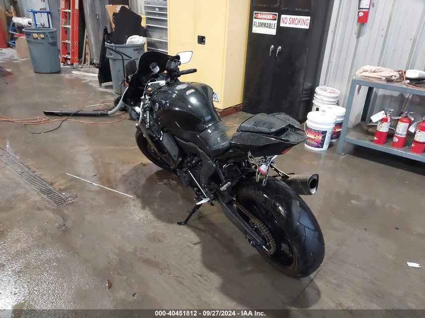 VIN JYARM38E3NA001833 2022 YAMAHA YZFR7