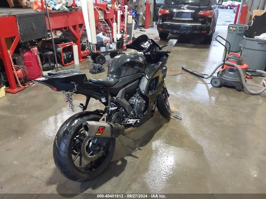VIN JYARM38E3NA001833 2022 YAMAHA YZFR7