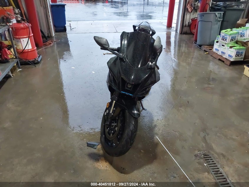VIN JYARM38E3NA001833 2022 YAMAHA YZFR7