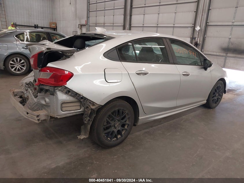 2018 CHEVROLET CRUZE VIN: 1G1BE5SM5J7107599