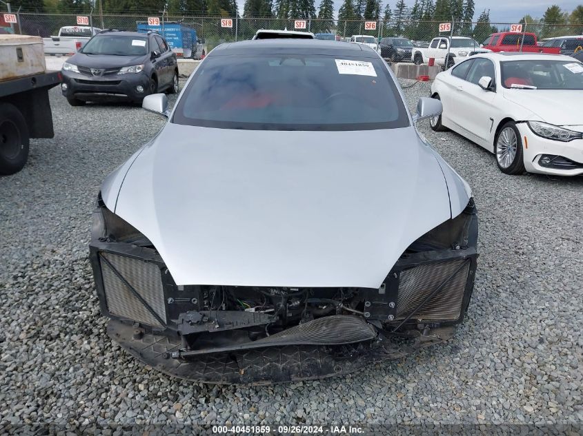 2018 Tesla Model S 100D/75D/P100D VIN: 5YJSA1E22JF275135 Lot: 40451859