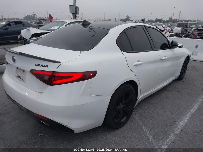 VIN ZARFAEBN8J7588970 2018 ALFA ROMEO GIULIA RWD
