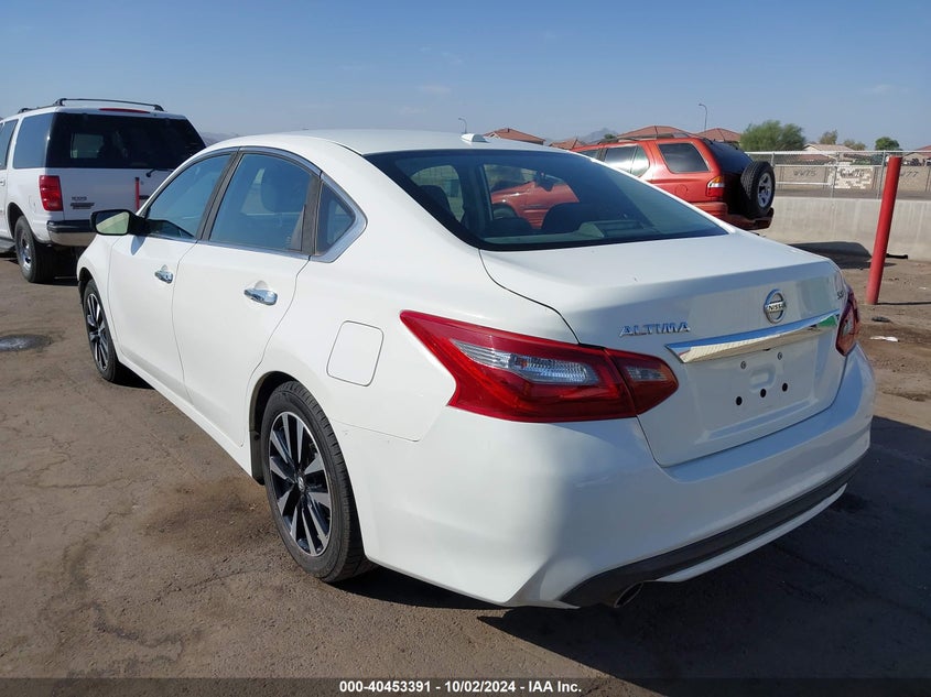 VIN 1N4AL3APXJC262705 2018 NISSAN ALTIMA 2.5 SV