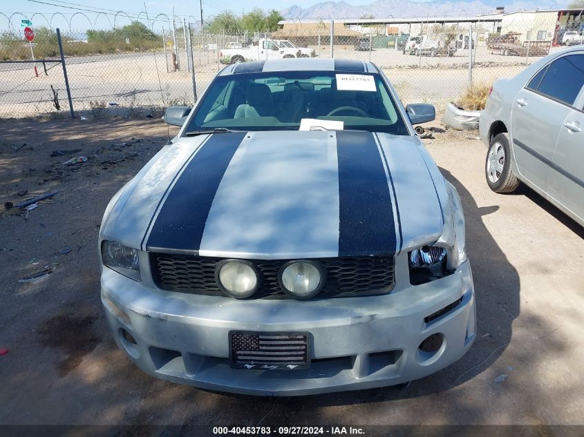 2005 Ford Mustang V6 Deluxe/V6 Premium VIN: 1ZVFT80NX55129625 Lot: 40453783