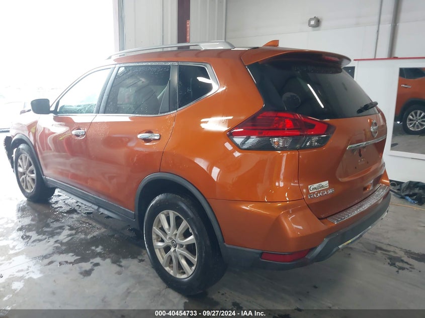 VIN 5N1AT2MV7HC740938 2017 NISSAN ROGUE SV