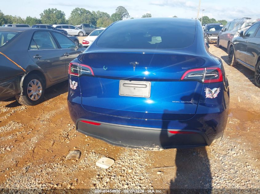 2024 Tesla Model Y Long Range Dual Motor All-Wheel Drive VIN: 7SAYGDEE3RA229362 Lot: 40454950