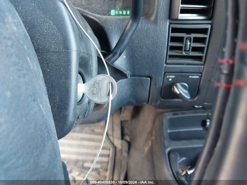 2003 Dodge Durango Sport/Sxt VIN: 1D4HS38N03F530312 Lot: 40455830