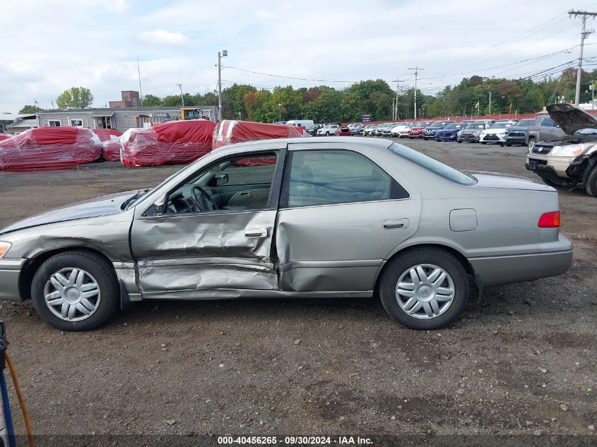 2001 Toyota Camry Le VIN: JT2BG22K410555672 Lot: 40456265