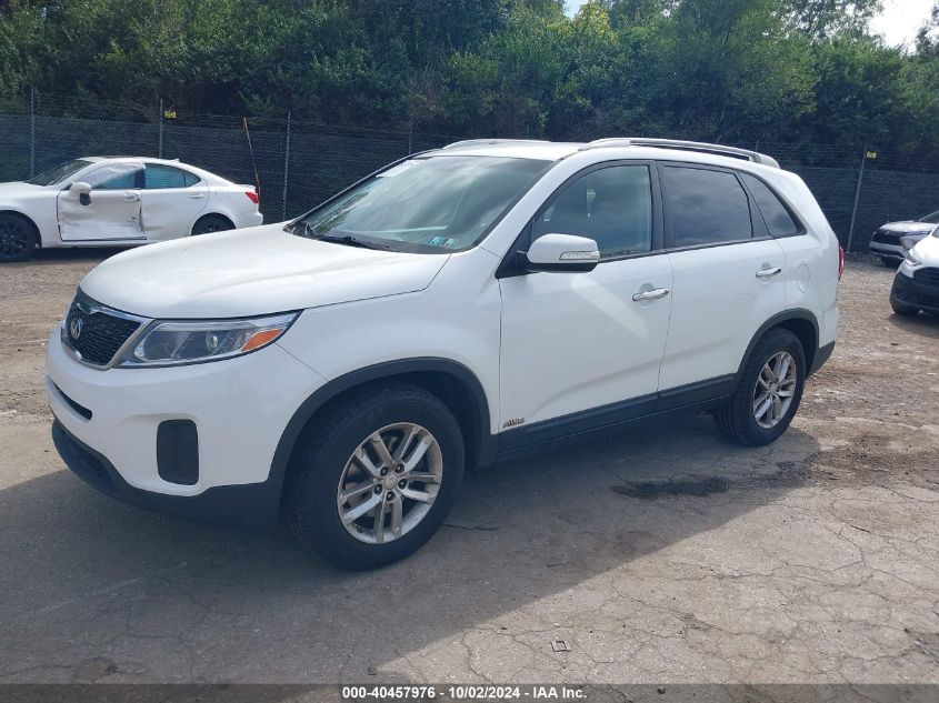 5XYKTDA78FG582662 2015 KIA SORENTO - Image 2