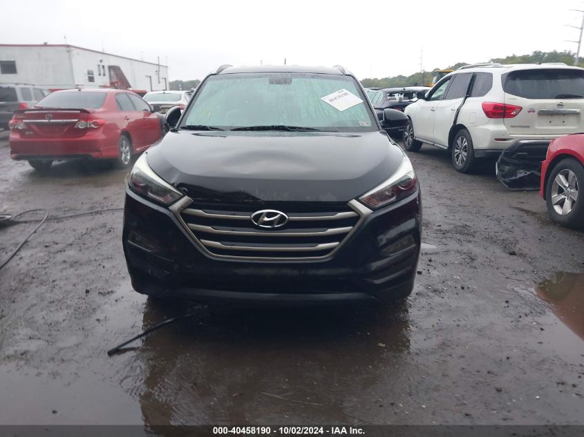 KM8J3CA40HU379418 2017 Hyundai Tucson Se