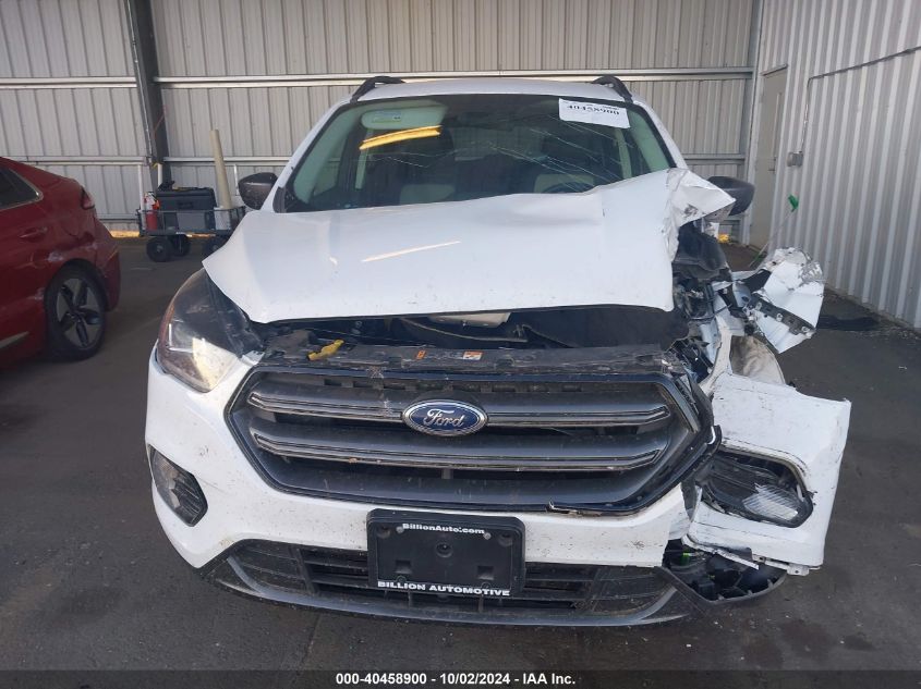 1FMCU9HD6KUB04609 2019 Ford Escape Sel