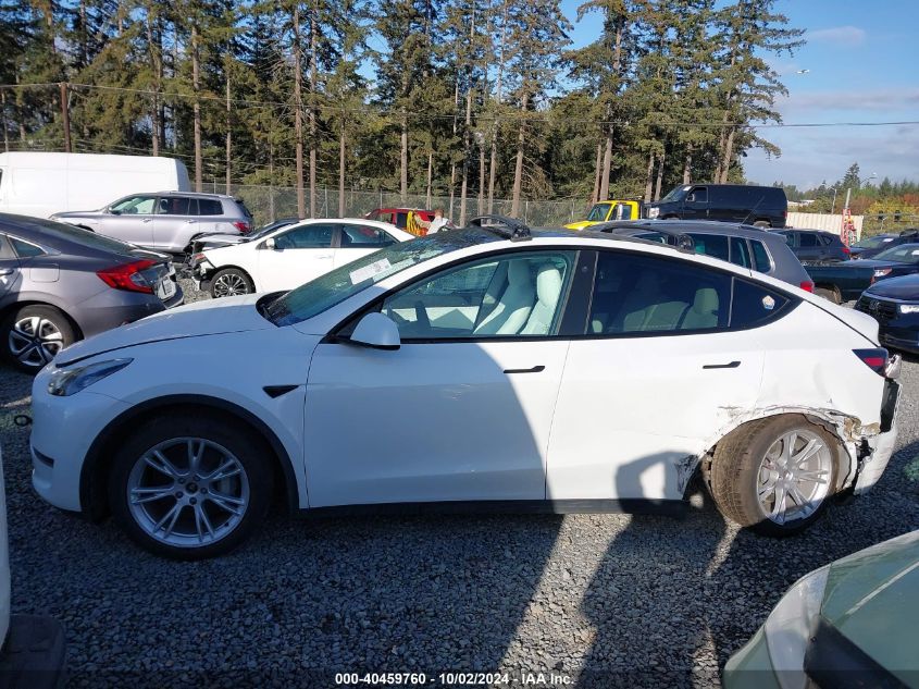 2022 Tesla Model Y Long Range Dual Motor All-Wheel Drive VIN: 7SAYGAEE3NF427032 Lot: 40459760