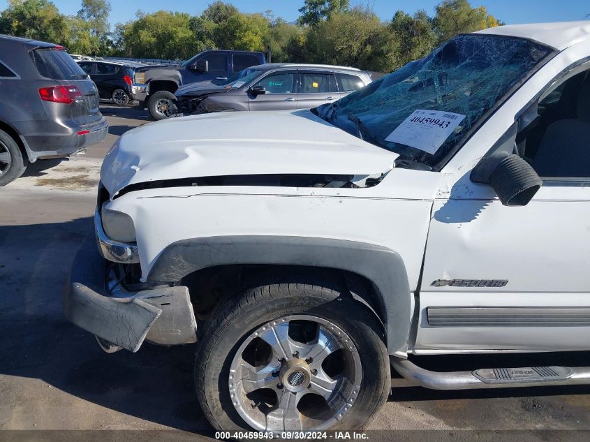 2001 Chevrolet Silverado K2500 Heavy Duty VIN: 1GCHK29G81E320597 Lot: 40459943