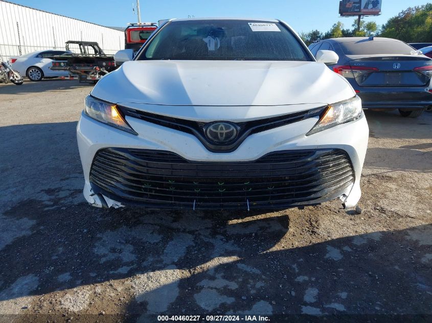 2018 Toyota Camry Le VIN: 4T1B11HK0JU549415 Lot: 40460227