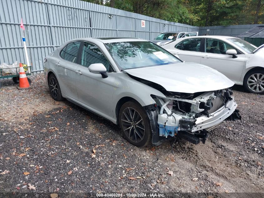 4T1G11BK0NU061876 2022 TOYOTA CAMRY - Image 1