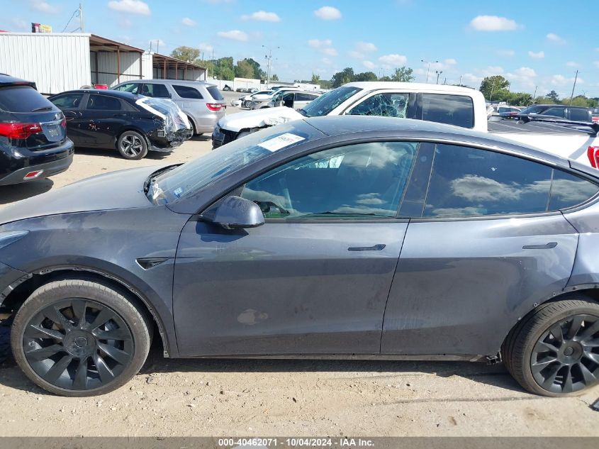 2022 Tesla Model Y Long Range Dual Motor All-Wheel Drive VIN: 7SAYGAEE9NF337495 Lot: 40462071