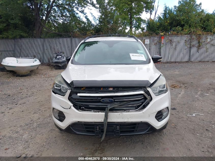 1FMCU0J96HUA58189 2017 Ford Escape Titanium