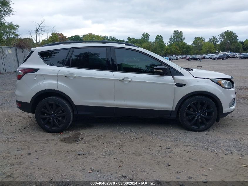 1FMCU0J96HUA58189 2017 Ford Escape Titanium