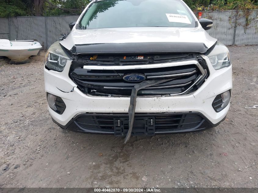 1FMCU0J96HUA58189 2017 Ford Escape Titanium