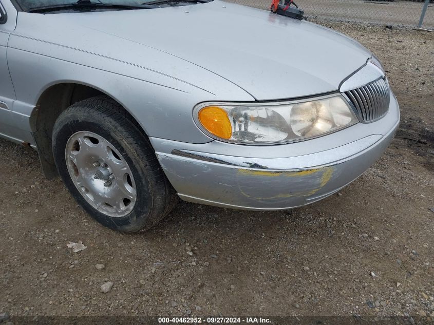 1998 Lincoln Continental VIN: 1LNFM97V0WY680671 Lot: 40462952