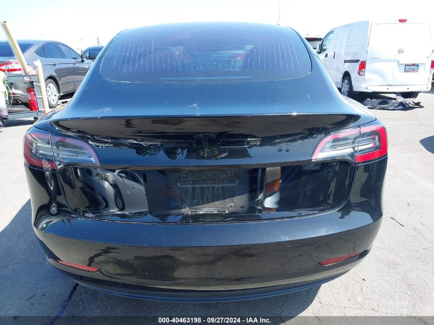 2018 Tesla Model 3 Long Range/Mid Range VIN: 5YJ3E1EA4JF010698 Lot: 40463198