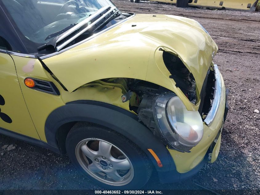 2011 Mini Cooper VIN: WMWSU3C57BT094737 Lot: 40463652