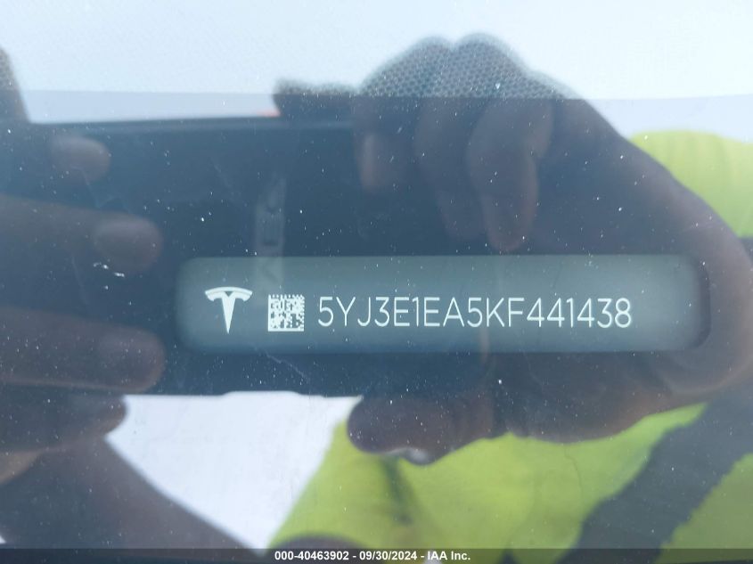 2019 Tesla Model 3 Long Range/Mid Range/Standard Range/Standard Range Plus VIN: 5YJ3E1EA5KF441438 Lot: 40463902