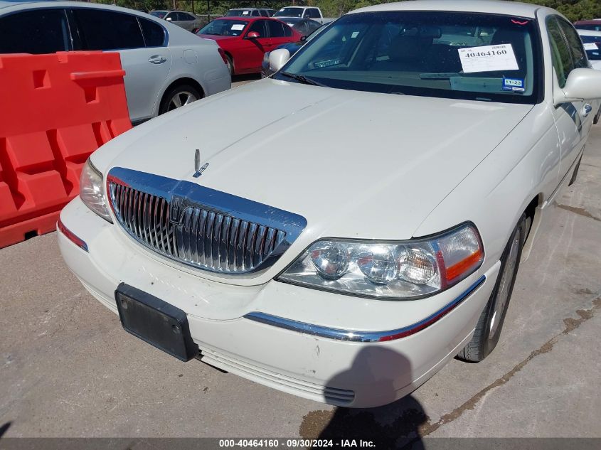 2004 Lincoln Town Car Ultimate VIN: 1LNHM83W44Y672362 Lot: 40464160