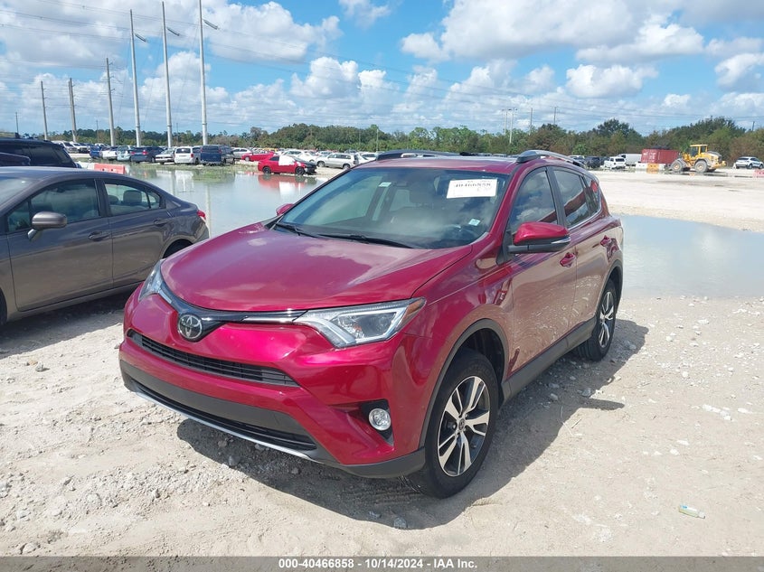 VIN 2T3WFREV7JW497658 2018 TOYOTA RAV4 XLE